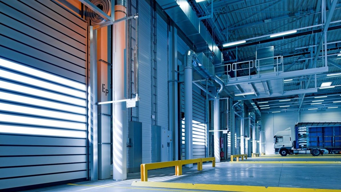 As the economy reopens, warehouses and transporters re-evaluate needs, relying upon man and machine to tackle supply chain challenges.